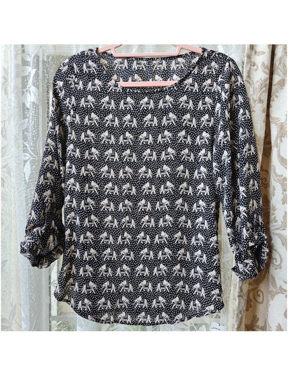 Pixley Elephants Scoop Neck 3/4 Roll Tab Sleeve Pullover Blouse Top, S